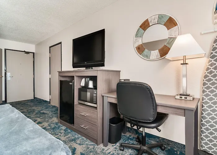 American Inn & Suites Metro Airport