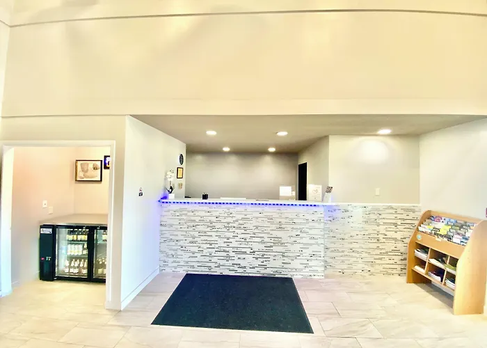 Baymont By Wyndham Oshkosh Airport