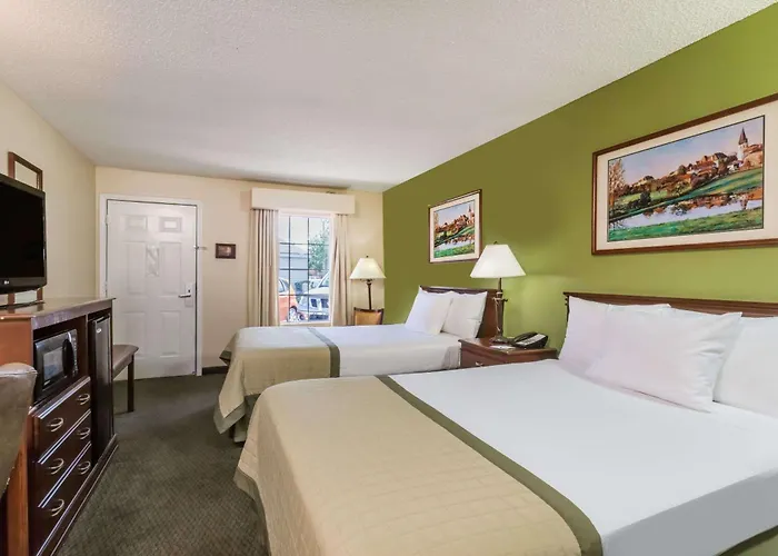 Baymont By Wyndham Waycross
