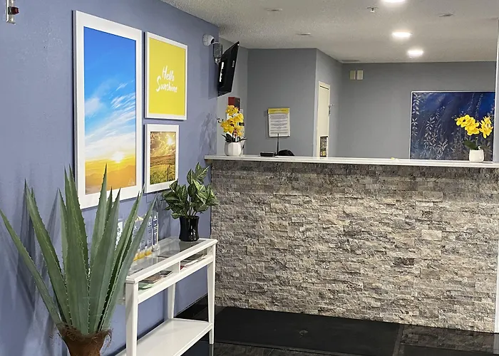 Days Inn & Suites By Wyndham Green Bay Wi