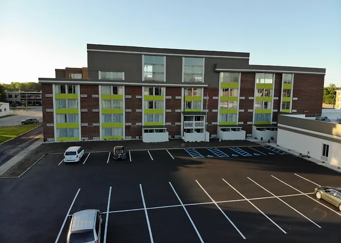 Baymont By Wyndham Grand Rapids Near Downtown