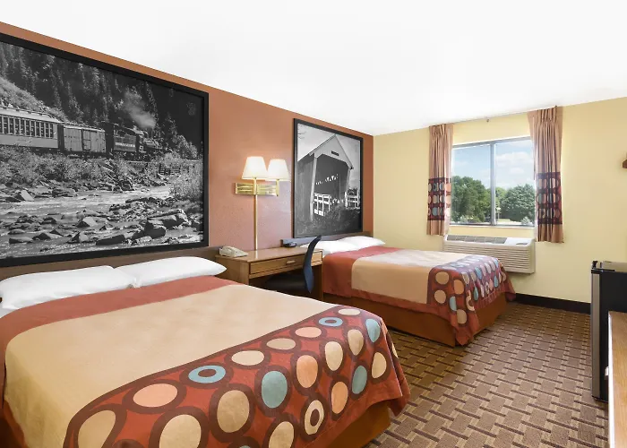 Super 8 By Wyndham Boone
