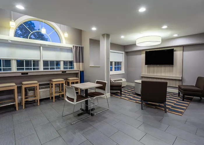 Microtel Inn & Suites By Wyndham Bethel/Danbury
