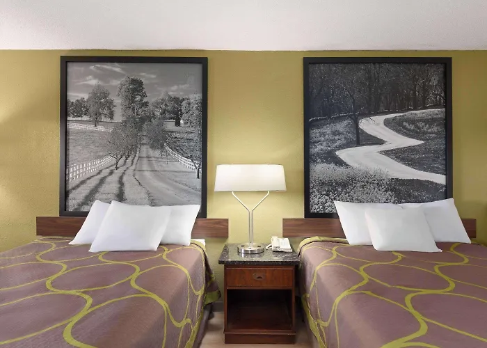 Super 8 By Wyndham Fort Mitchell Cincinnati Area
