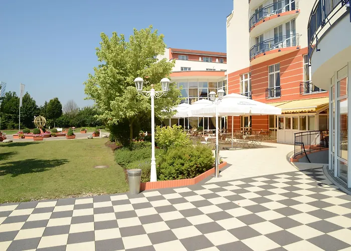 The Monarch Hotel