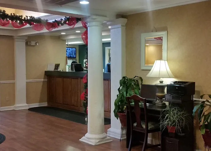 Baymont By Wyndham Lafayette Airport