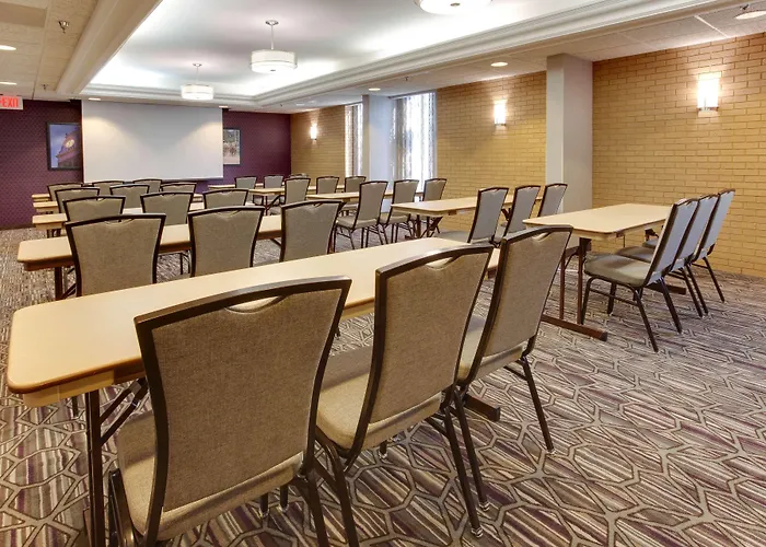 Drury Inn & Suites Louisville East