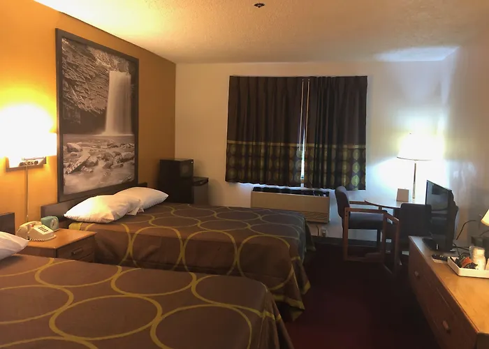 Super 8 By Wyndham Front Royal Near Shenandoah National Park