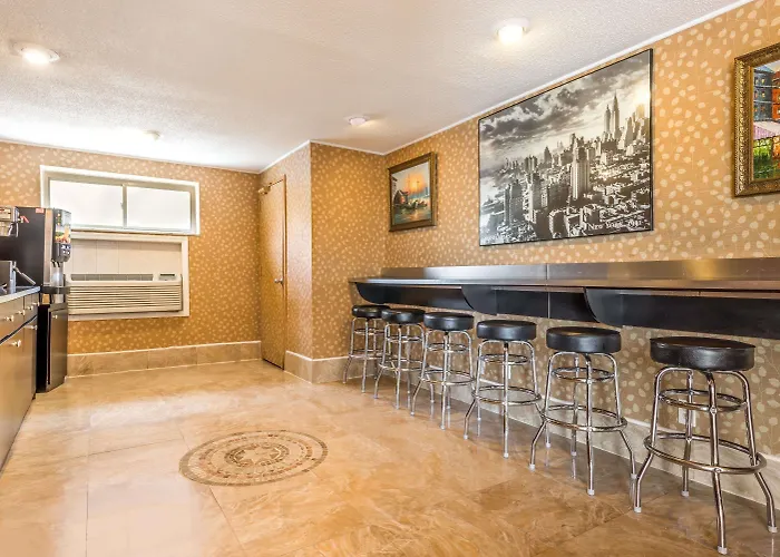 Super 8 By Wyndham North Bergen Nj/Nyc Area