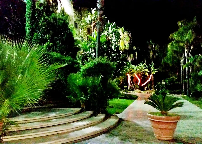 Hotel Akrabello