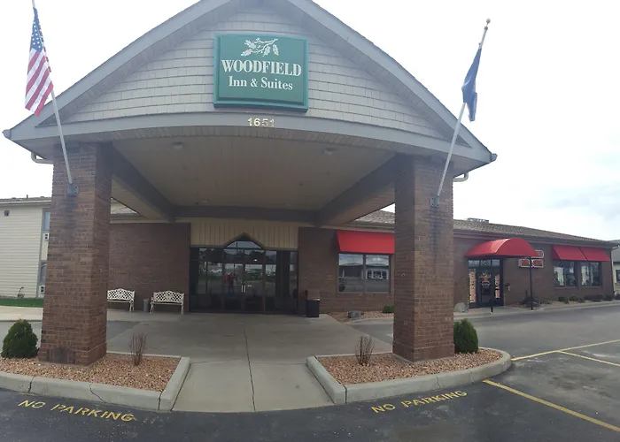 Marshfield Hotels