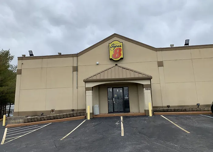 Super 8 By Wyndham Brownsburg