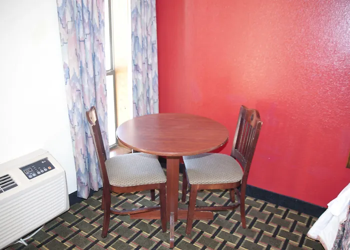 Victorian Inn & Suites