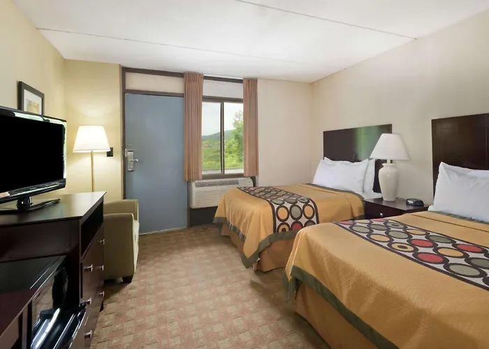 Super 8 By Wyndham White River Junction
