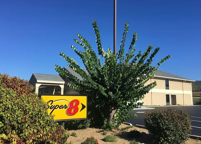 Super 8 By Wyndham Erwin, I-26 Exit 37