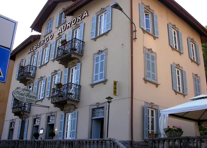 Hotels in Lezzeno