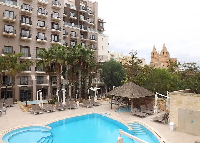 Hotels in Comino