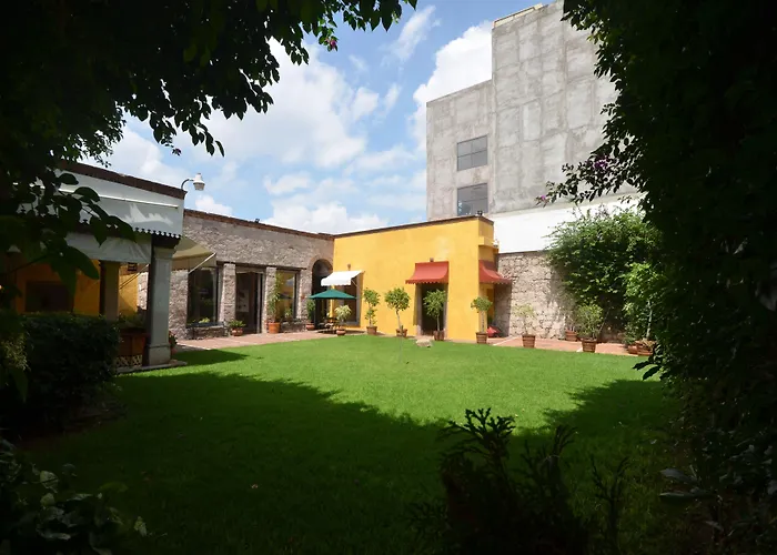 Howard Johnson By Wyndham Morelia Calle Real