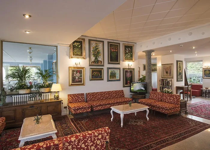 Hotel Carillon