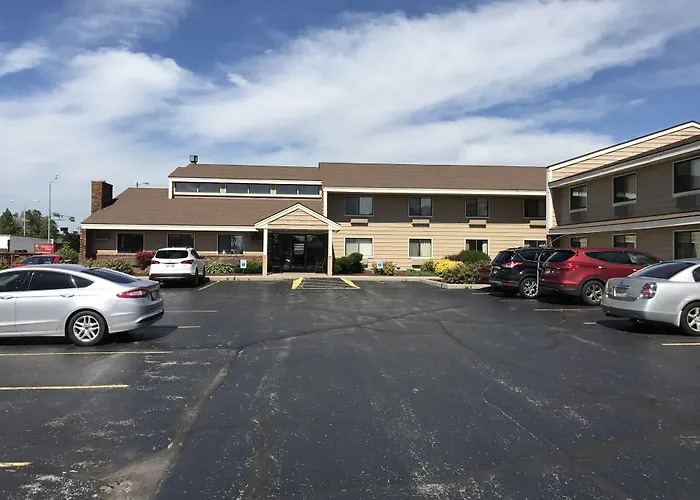 Americinn By Wyndham West Bend
