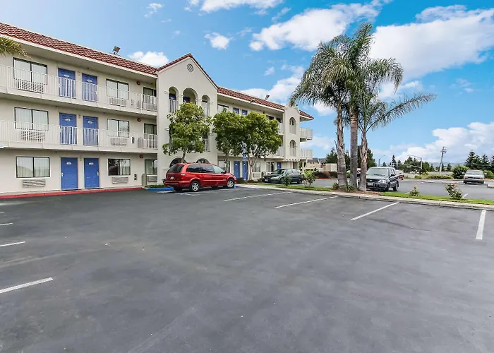 Hotel B5 -Watsonville