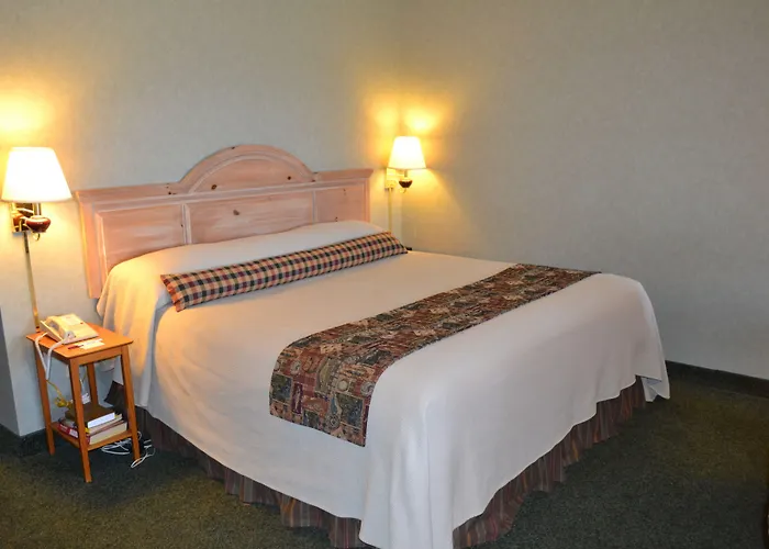 Crooked River Lodge