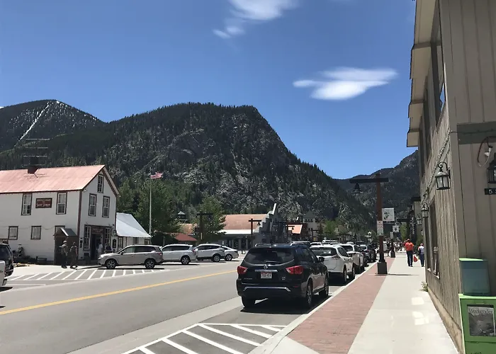 Snowshoe Motel