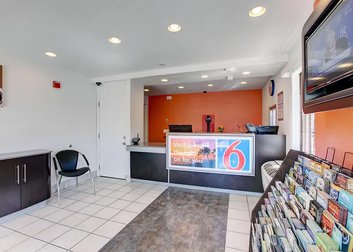 Bellflower Cheap Hotels