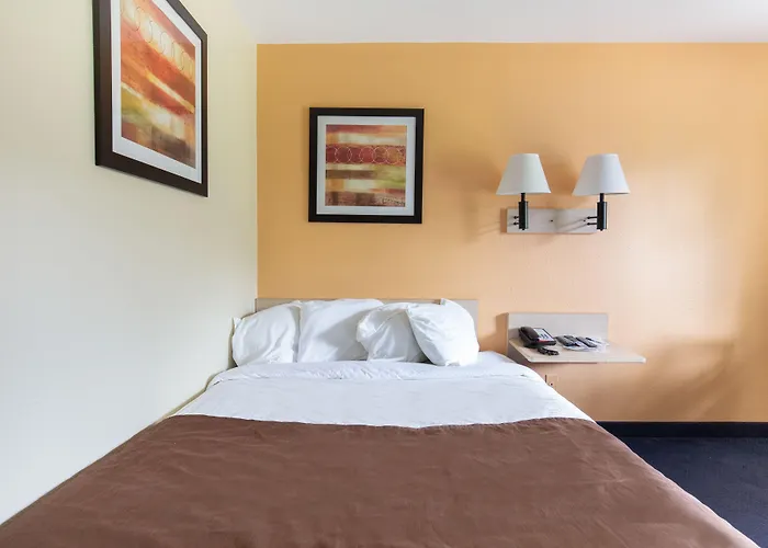 Days Inn By Wyndham New Philadelphia