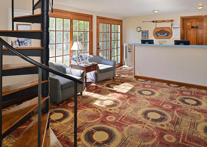 Captains Quarters Motel & Conference Center