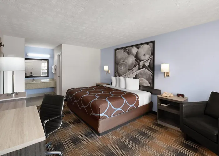 Super 8 By Wyndham Covington