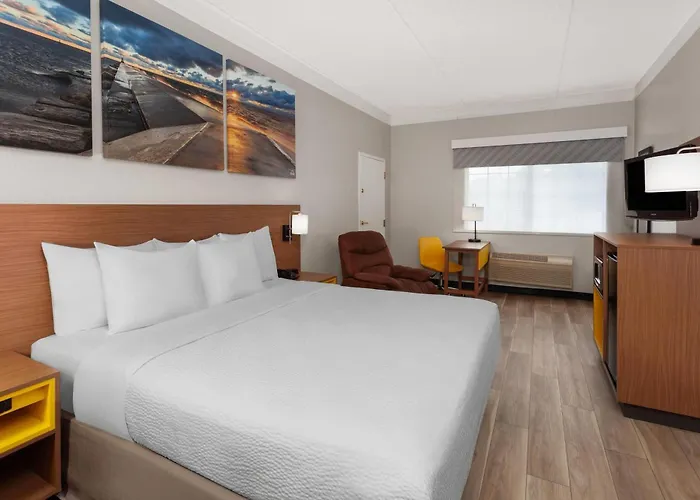 Days Inn & Suites By Wyndham Arlington Heights