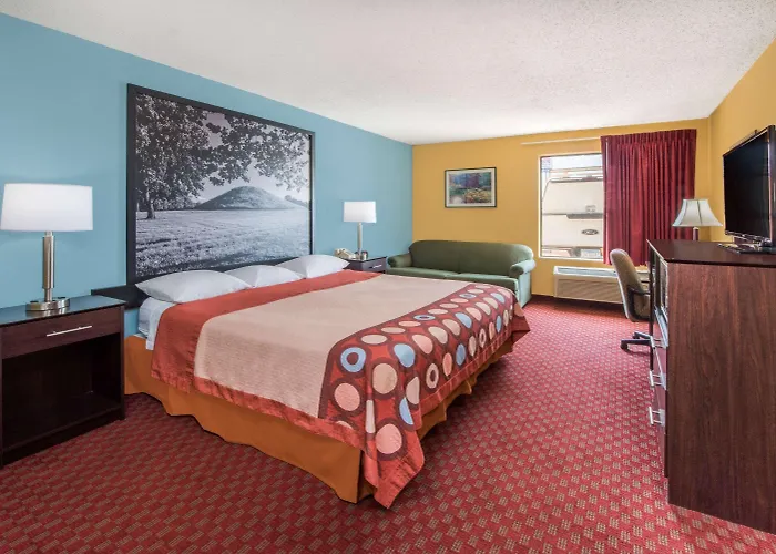 Super 8 By Wyndham Troy Il/St. Louis Area