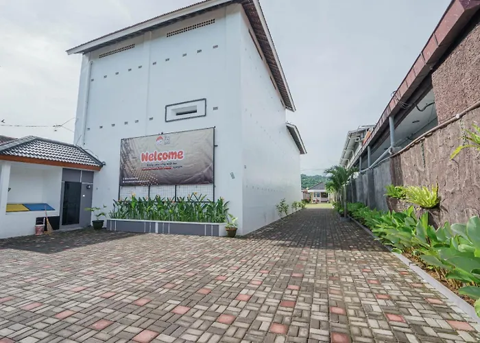 The Cabin Hotel Lovina Bali