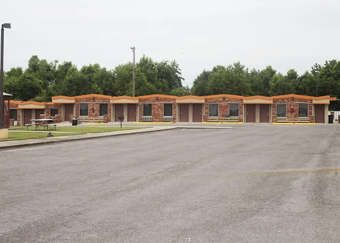 Oyo Hickory House Inn