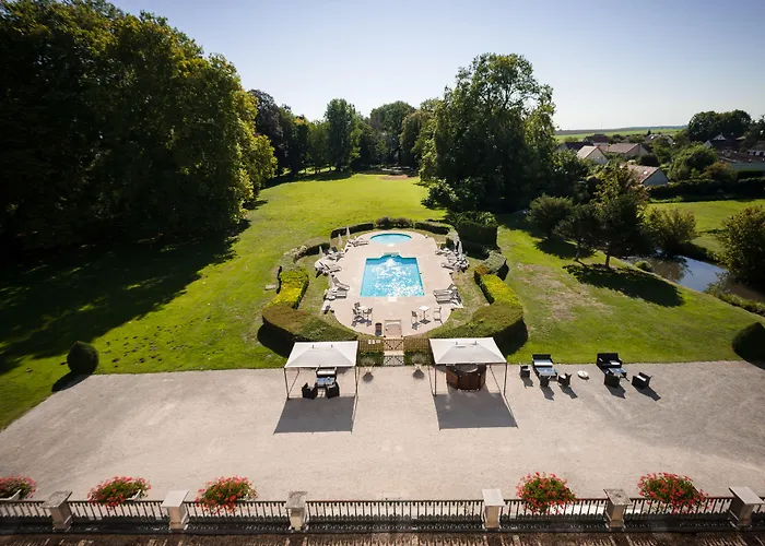 Chateau De Saulon
