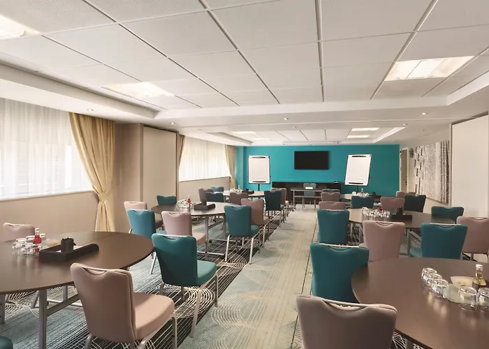 Ramada Hotel & Suites By Wyndham Coventry