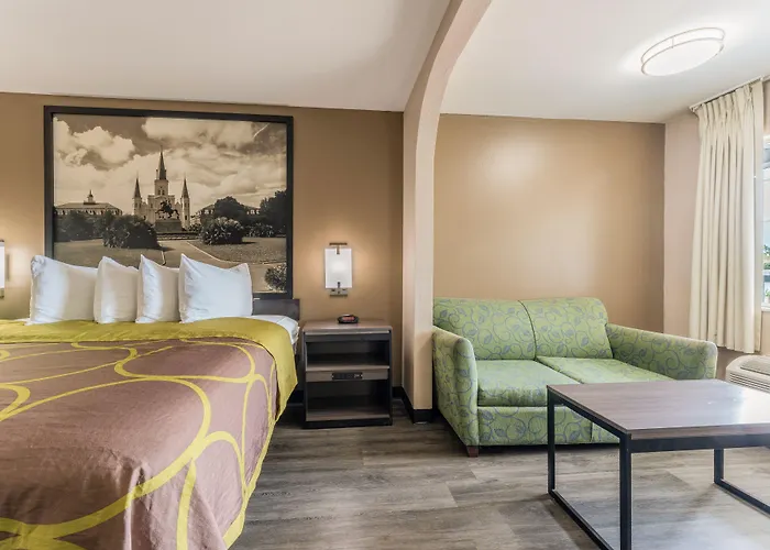 Super 8 By Wyndham Lake Charles Northeast