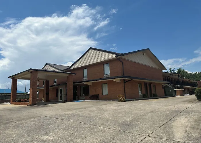 Royal Inn - Anniston