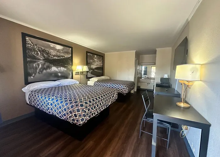 Loyalty Inn Rockingham
