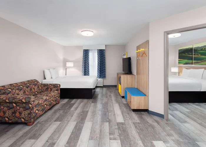 Days Inn & Suites By Wyndham Sellersburg