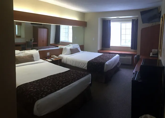 Fayetteville Hotels