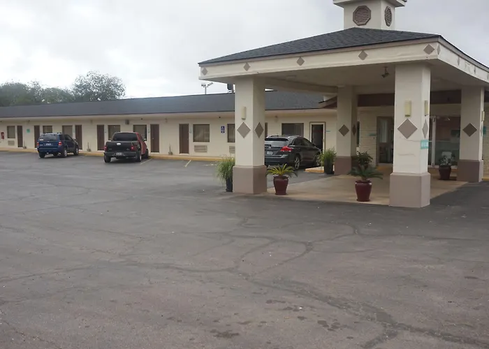Executive Inn Pearsall
