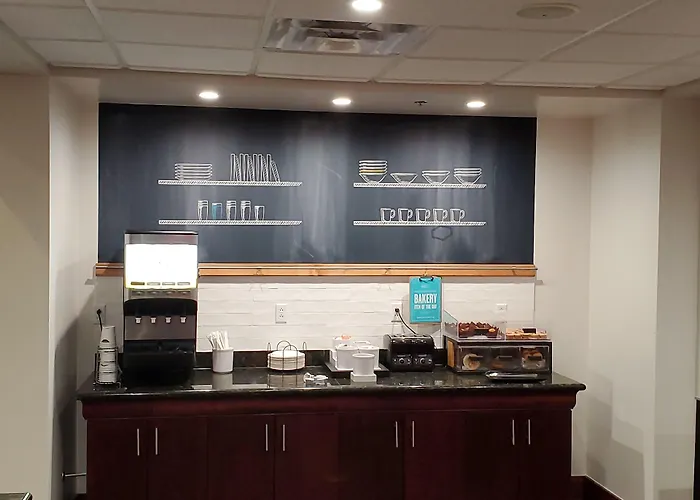 Hampton Inn & Suites Dayton-Airport