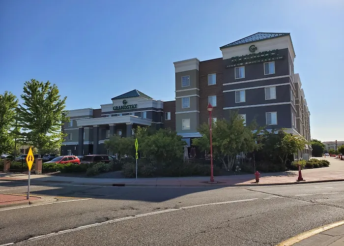 Apple Valley Hotels