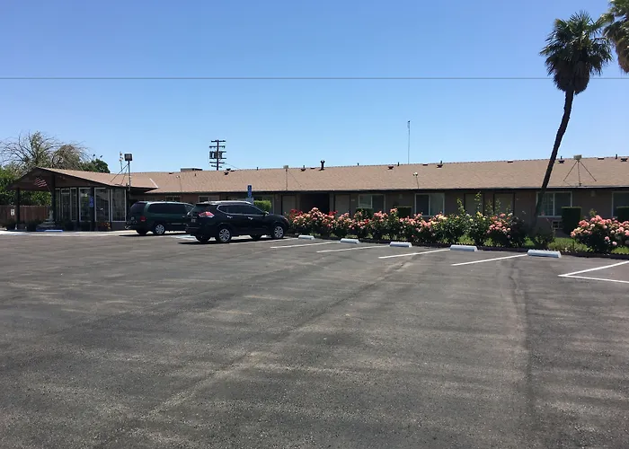Maple Inn And Suites Los Banos