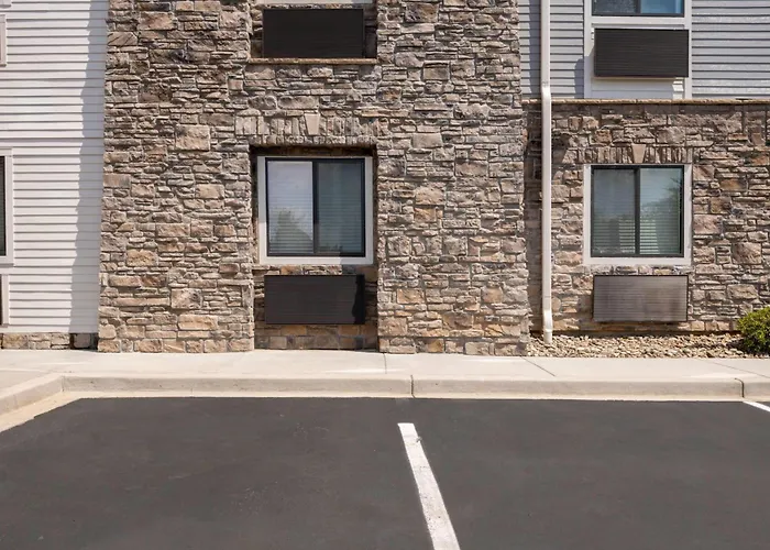 La Quinta Inn & Suites By Wyndham Greenville Woodruff Rd