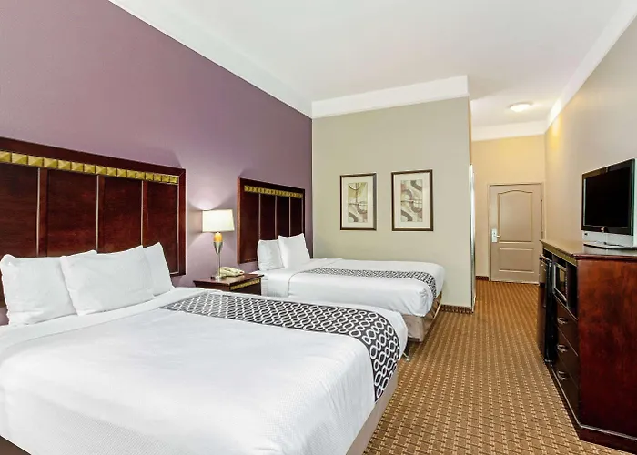 La Quinta By Wyndham Cleburne