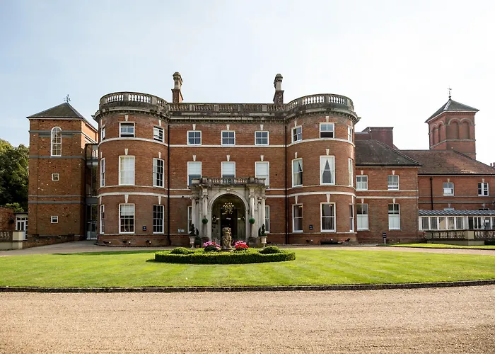Oakley Hall Hotel