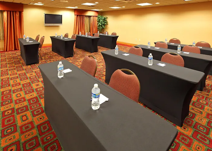 Country Inn & Suites By Radisson, Tyler University Area